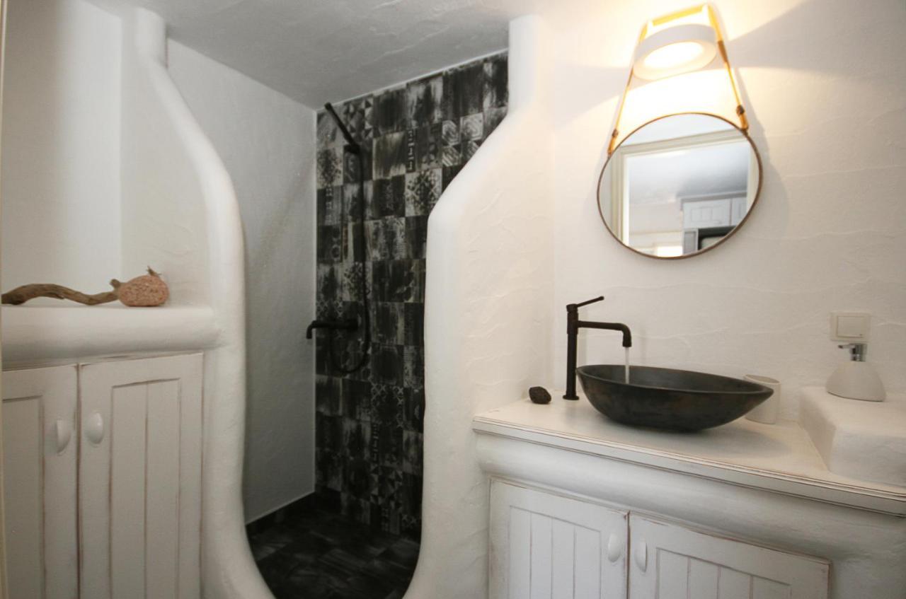 5 Traditional Suites Livadi  Eksteriør billede