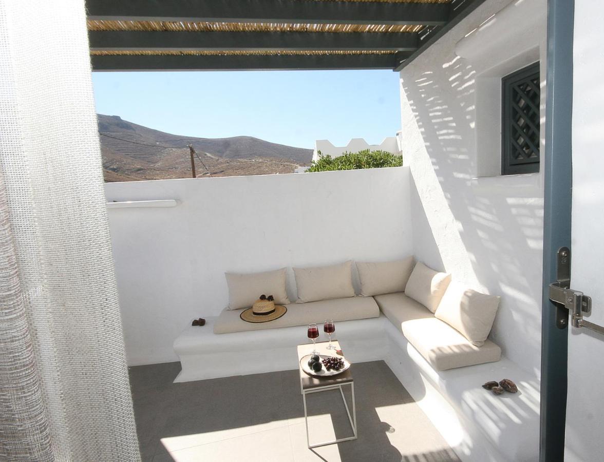 5 Traditional Suites Livadi  Eksteriør billede