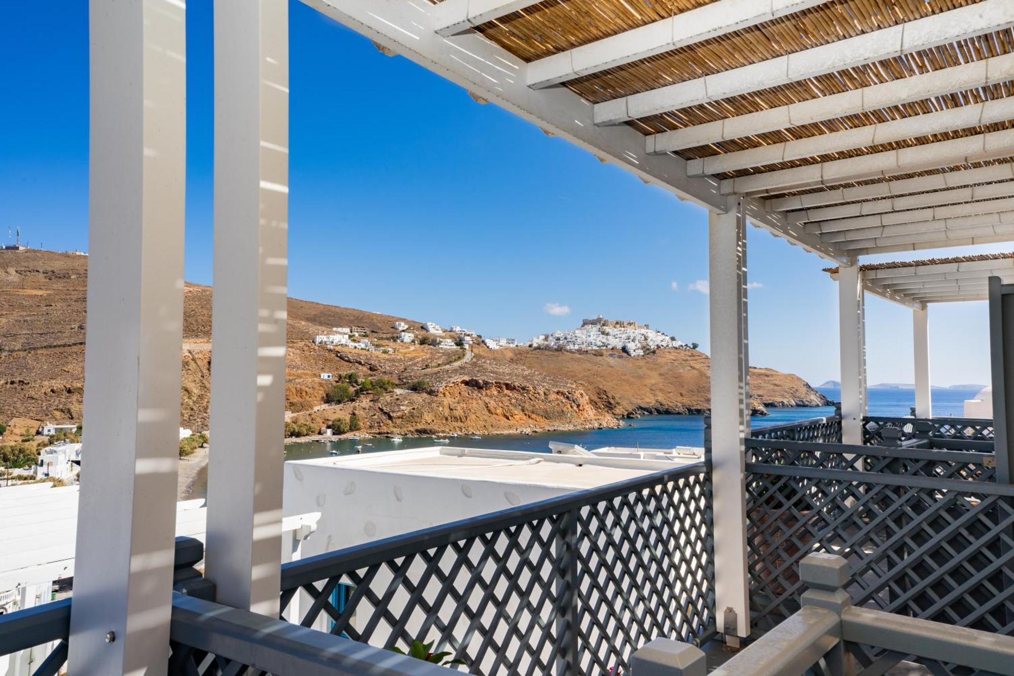5 Traditional Suites Livadi  Eksteriør billede