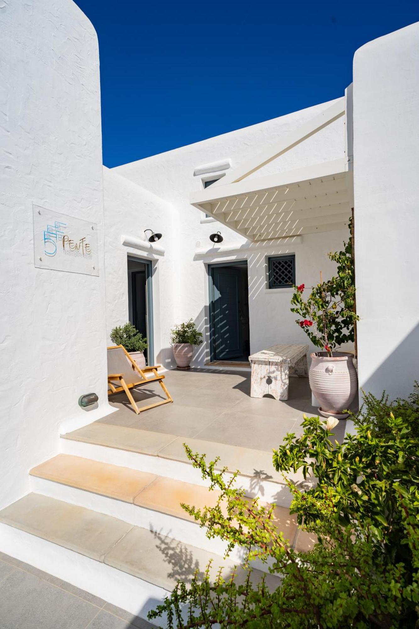 5 Traditional Suites Livadi  Eksteriør billede