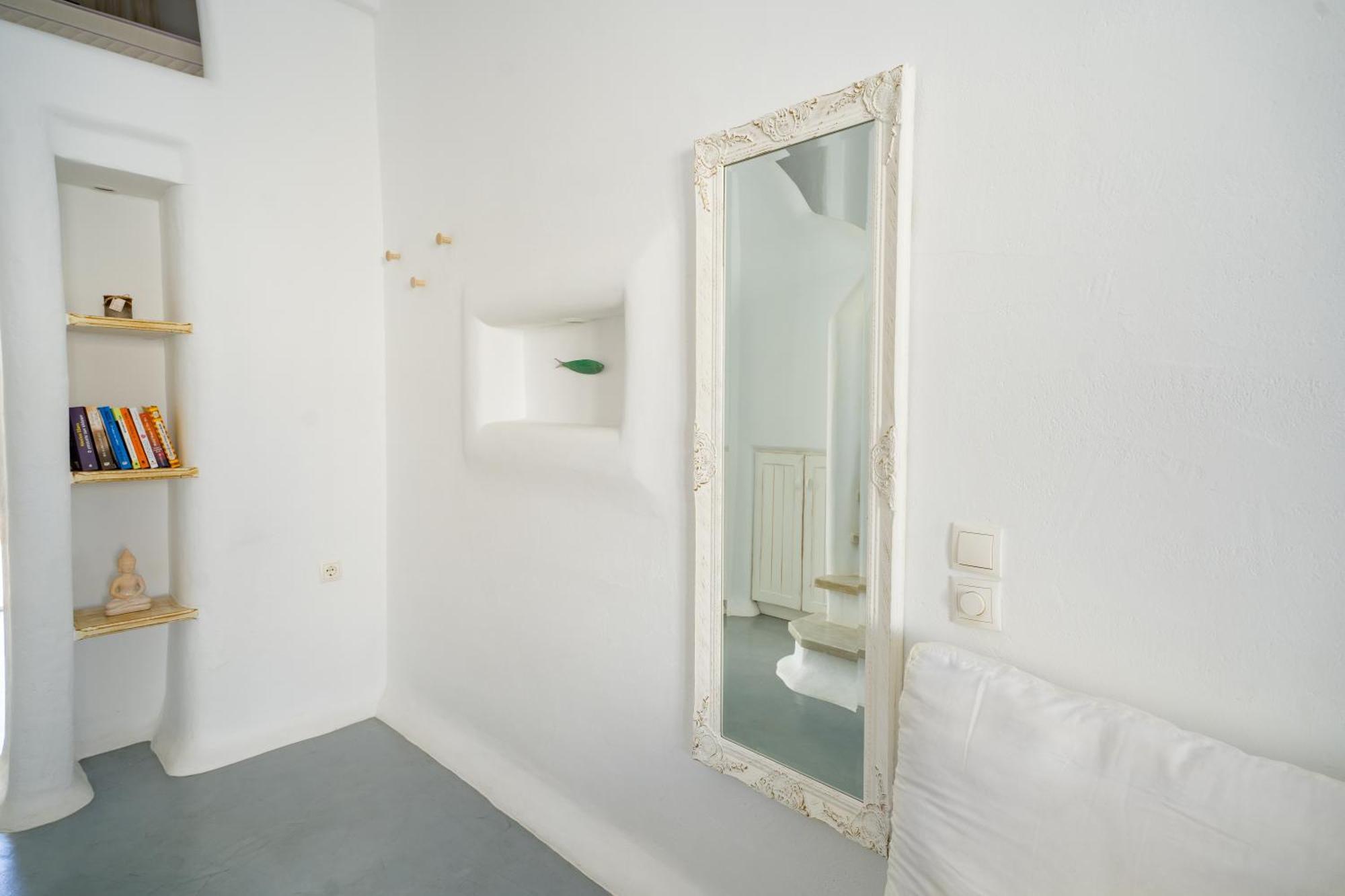 5 Traditional Suites Livadi  Eksteriør billede