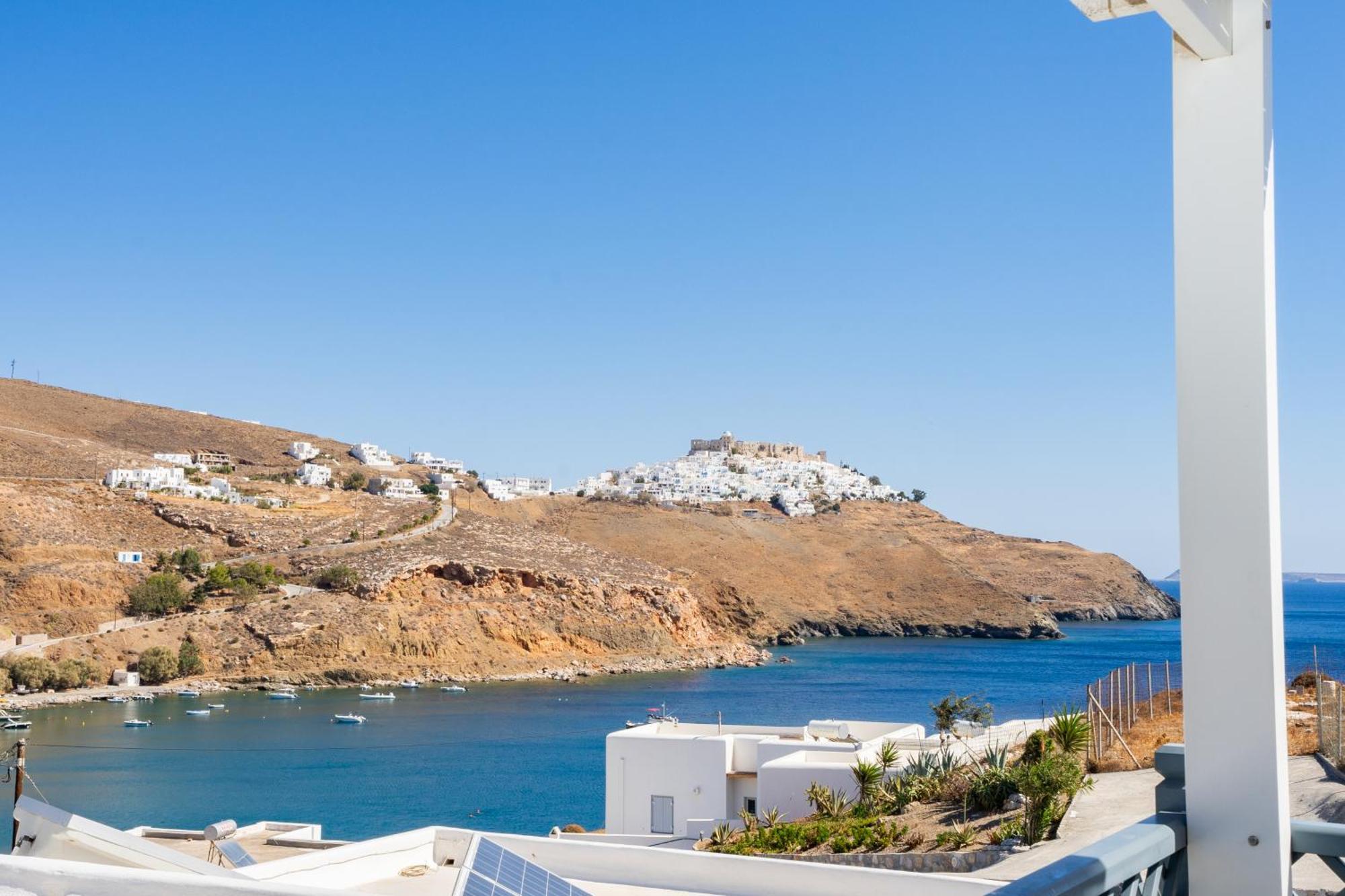 5 Traditional Suites Livadi  Eksteriør billede